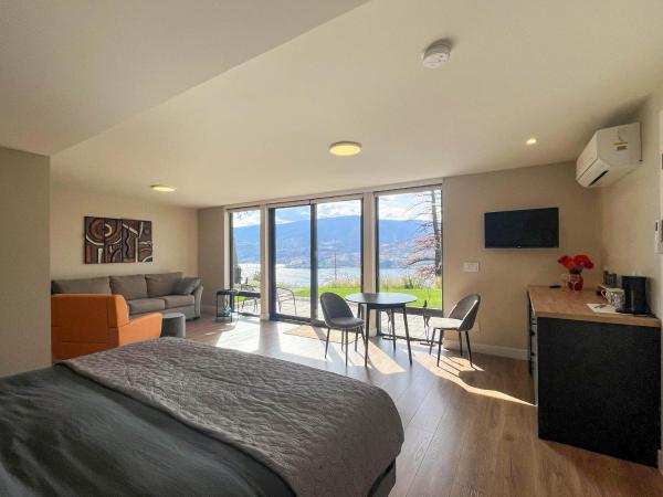 Kelowfornia Lakeview Retreat : photo 7 de la chambre chambre lit king-size - vue sur lac
