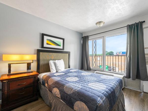Budgetel Inn and Suites : photo 8 de la chambre studio lit king-size