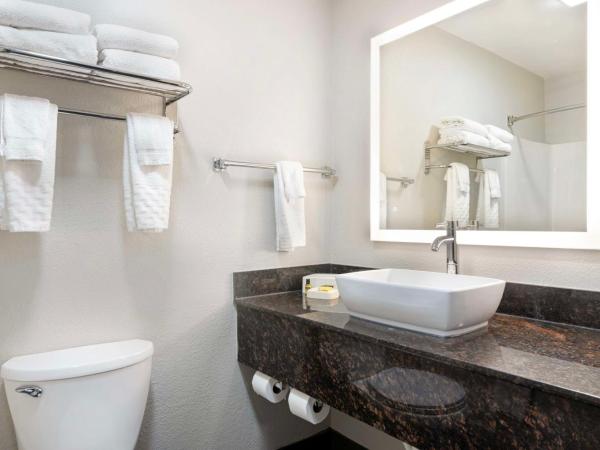 Best Western Plus Savannah Airport Inn and Suites : photo 5 de la chambre suite affaires avec 2 lits queen-size - non-fumeurs