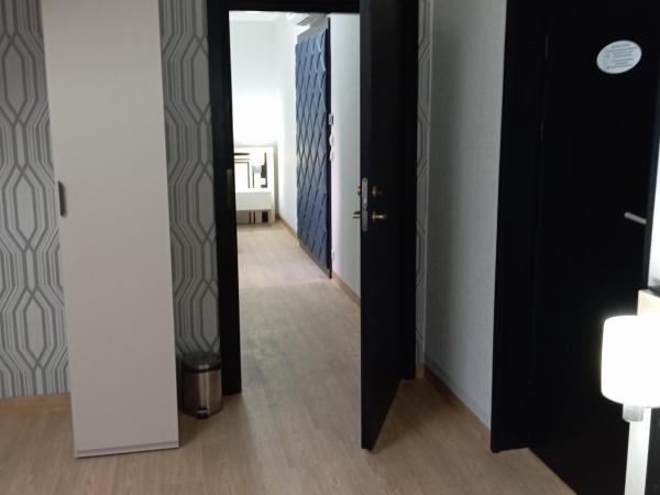 Aparthotel Kontrast : photo 4 de la chambre suite familiale