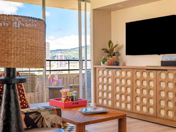 Wayfinder Waikiki : photo 6 de la chambre suite supérieure lit king-size