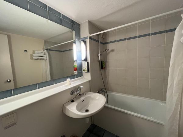 initial by balladins La Roche-sur-Yon : photo 1 de la chambre chambre double Économique