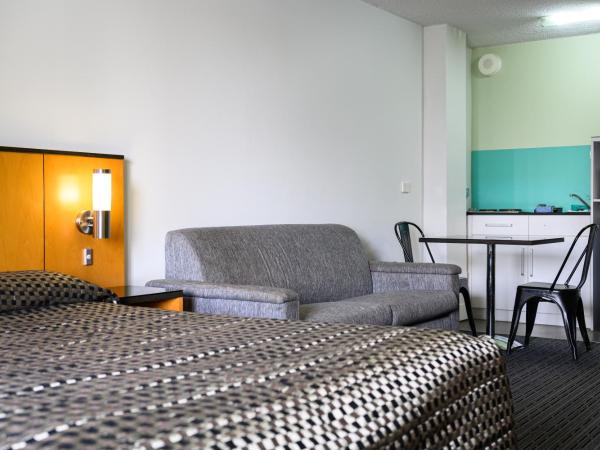 Comfort Inn & Suites Goodearth Perth : photo 10 de la chambre suite studio supérieure lit queen-size