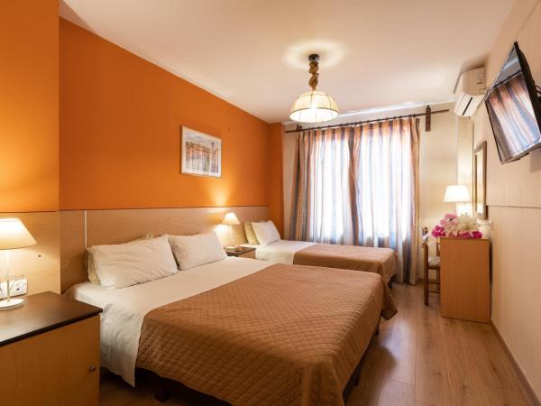 Alexandria Hotel : photo 1 de la chambre chambre triple