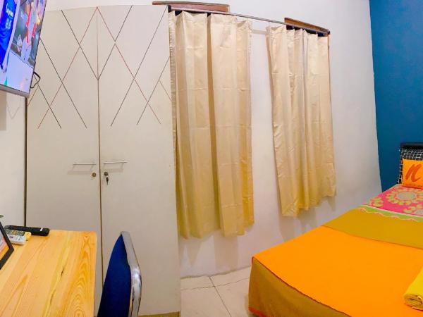 Guest House Natasya Priok by Nusalink : photo 10 de la chambre chambre double