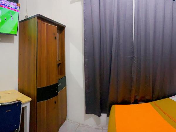 Guest House Natasya Priok by Nusalink : photo 6 de la chambre chambre double