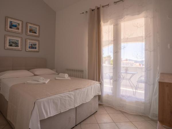 Apartments & Rooms Petra : photo 1 de la chambre chambre double - vue sur mer