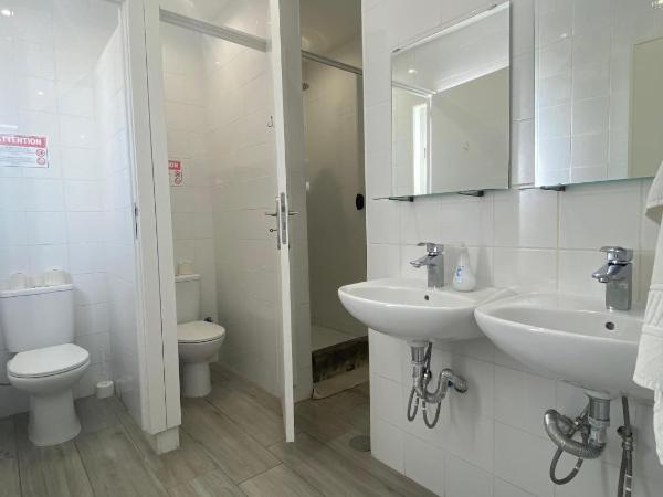 BLife Faro Beach Hostel : photo 2 de la chambre lit dans dortoir pour femmes de 4 lits