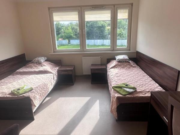 Dom Studencki Zbyszko : photo 2 de la chambre chambre double avec salle de bains privative