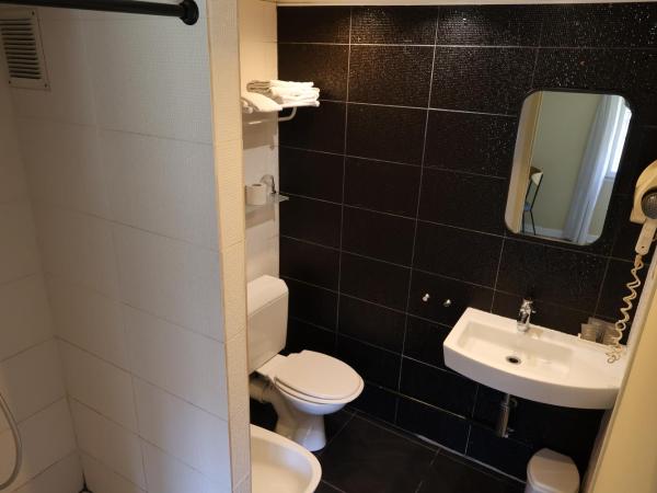 Boutique Hôtel Azur : photo 4 de la chambre chambre double confort - vue sur jardin