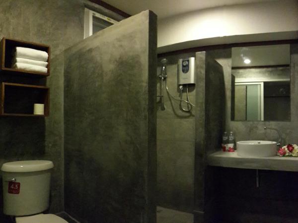 The Hip Resort @ Phi Phi : photo 4 de la chambre chambre double deluxe avec terrasse - vue sur jardin