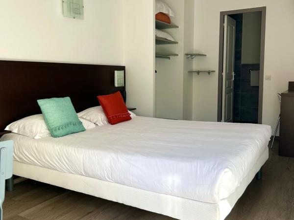 Brit Hotel Opal Centre Port : photo 7 de la chambre chambre double standard annexe