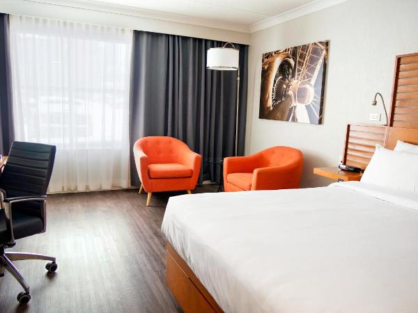 Hôtel Lindbergh : photo 2 de la chambre chambre double avec 2 lits doubles et douche