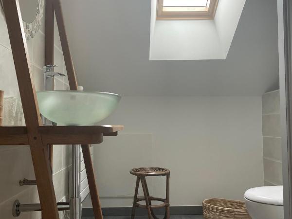 Le jardin des Vérottes : photo 7 de la chambre chambre double avec salle de bains privative