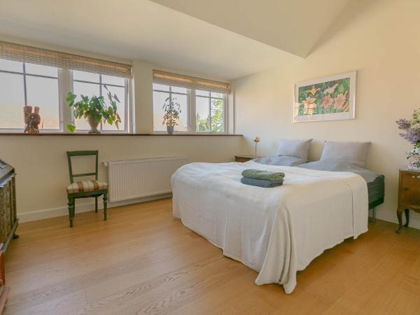 AvalonBnB : photo 4 de la chambre chambre double avec salle de bains commune