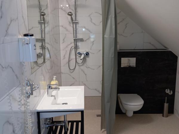 Aparthotel Kontrast : photo 4 de la chambre chambre familiale standard