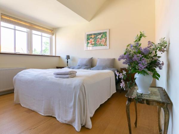 AvalonBnB : photo 6 de la chambre chambre double avec salle de bains commune