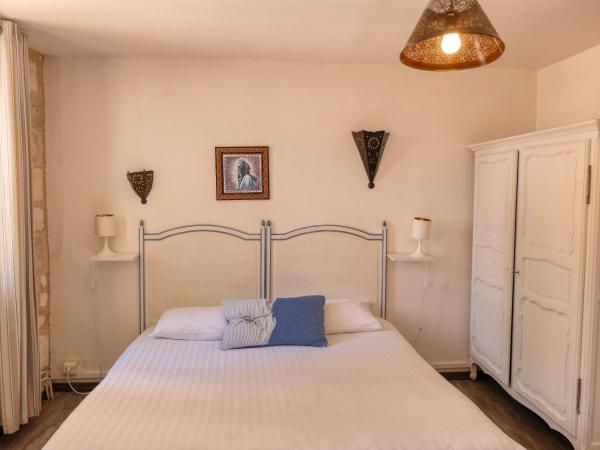 Hotel Boquier : photo 5 de la chambre chambre triple - accès par escalier