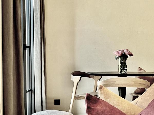 Toile Blanche : photo 9 de la chambre suite deluxe avec lit king-size