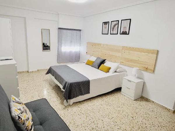 Sweet Rooms in Alboraya Valencia : photo 3 de la chambre chambre double avec salle de bains commune