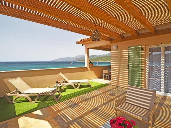 Résidence Saint-Jean : photo 3 de la chambre two-bedroom apartment - first floor with sea view and large terrace with pergola