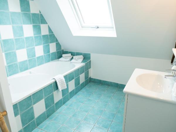Manoir 1685 Saint Malo : photo 6 de la chambre chambre lit queen-size 
