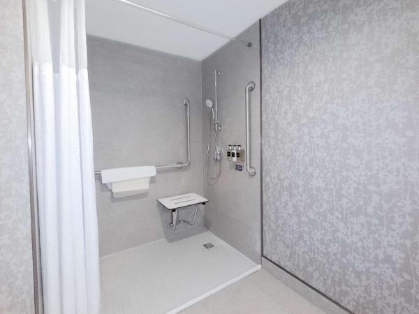 Coast Victoria Hotel & Marina by APA : photo 5 de la chambre chambre lit king-size - accessible aux personnes à mobilité réduite