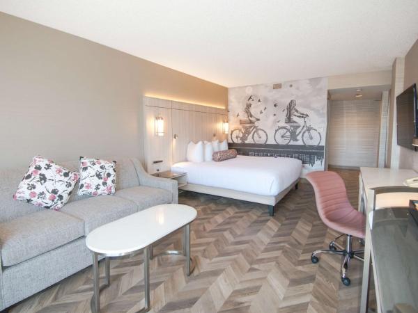 Coast Victoria Hotel & Marina by APA : photo 2 de la chambre chambre lit king-size - accessible aux personnes à mobilité réduite