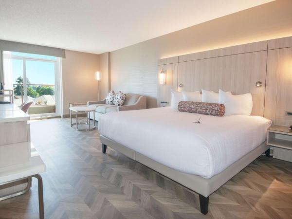 Coast Victoria Hotel & Marina by APA : photo 1 de la chambre chambre lit king-size - accessible aux personnes à mobilité réduite