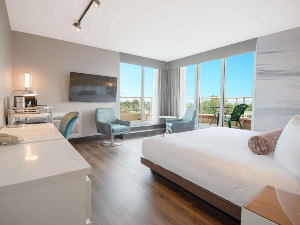 Coast Victoria Hotel & Marina by APA : photo 3 de la chambre chambre lit king-size supérieure