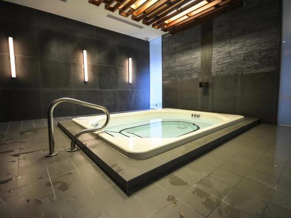 Stunning City LAKE VIEWS 4 beds-Free Parking : photo 4 de la chambre appartement - vue sur lac