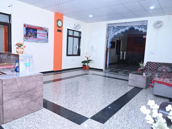 Hotel Moon Mahal : photo 10 de la chambre chambre triple – vue sur montagne