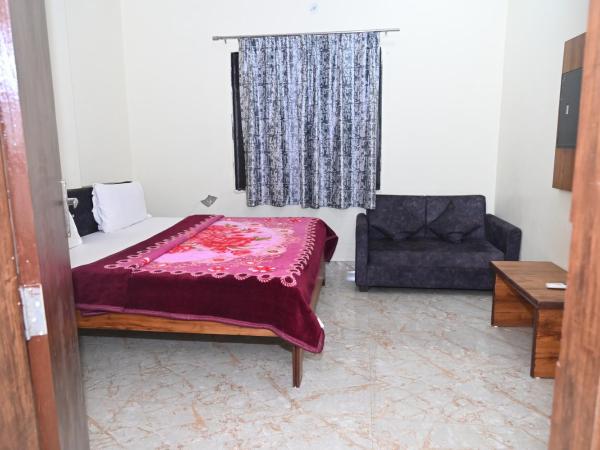 Hotel Moon Mahal : photo 7 de la chambre chambre triple – vue sur montagne