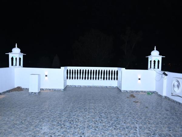 Hotel Moon Mahal : photo 9 de la chambre chambre familiale - vue sur montagne