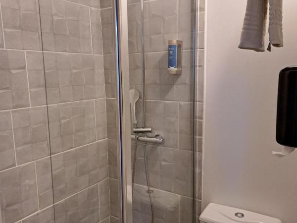 Brit Hotel Essentiel Tours Nord : photo 3 de la chambre chambre lits jumeaux