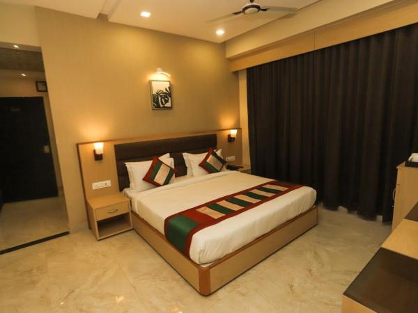 Hotel Aarunya Royale : photo 2 de la chambre suite