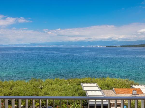 Hotel Vila Rova : photo 7 de la chambre deux chambres doubles communicantes avec vue sur la mer