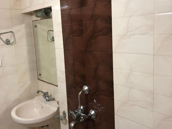 Hotel Tourist Bar & Restaurant : photo 7 de la chambre chambre double