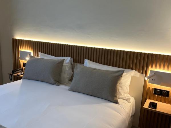 Hôtel Le Relais des Brasseurs - Aubagne : photo 5 de la chambre chambre double supérieure