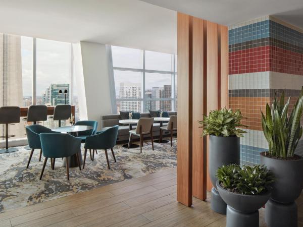 Delta Hotels by Marriott Toronto : photo 10 de la chambre chambre lit king-size club