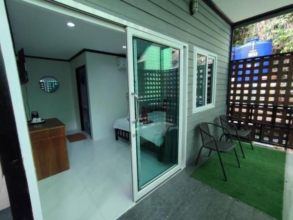 Kitty Guesthouse : photo 6 de la chambre chambre lit queen-size avec balcon