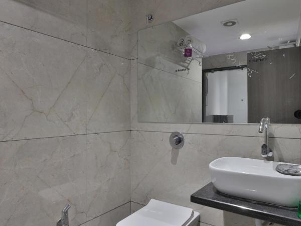 Hotel Legacy : photo 5 de la chambre chambre lit king-size supérieure