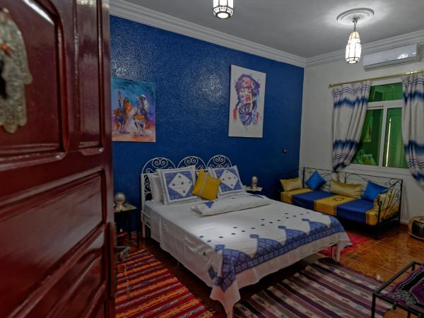 Riad Parfums de OUARZAZATE : photo 1 de la chambre chambre lit king-size deluxe