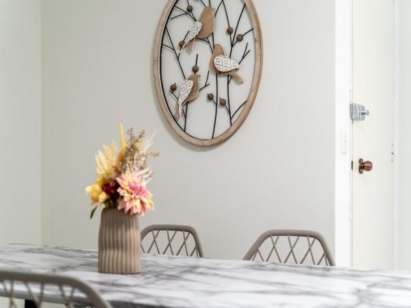 1NC Spacious 3Bedroom Townhouse, North Sydney Free Parking : photo 2 de la chambre villa 3 chambres