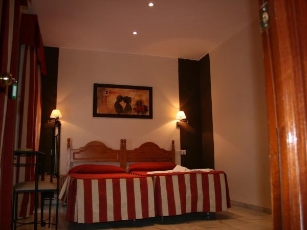 Hostal la Fuente : photo 1 de la chambre chambre double ou lits jumeaux