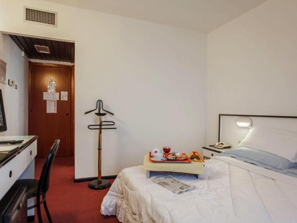 Hotel Quadrifoglio : photo 4 de la chambre chambre double