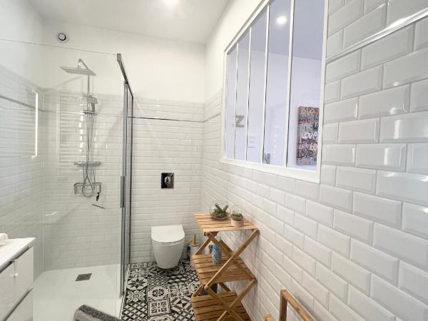 Chambres d'hôtes Les Carmélites : photo 5 de la chambre chambre double - vue sur jardin