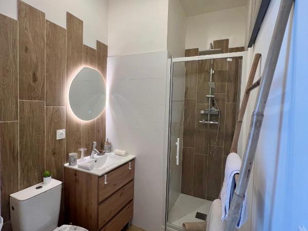 Chambres d'hôtes Les Carmélites : photo 3 de la chambre chambre double - vue sur jardin