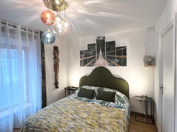 Chambres d'hôtes Les Carmélites : photo 2 de la chambre chambre double - accessible aux personnes à mobilité réduite 