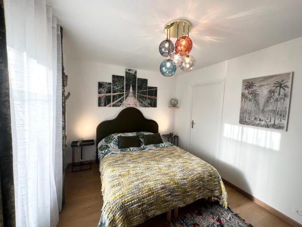 Chambres d'hôtes Les Carmélites : photo 3 de la chambre chambre double - accessible aux personnes à mobilité réduite 